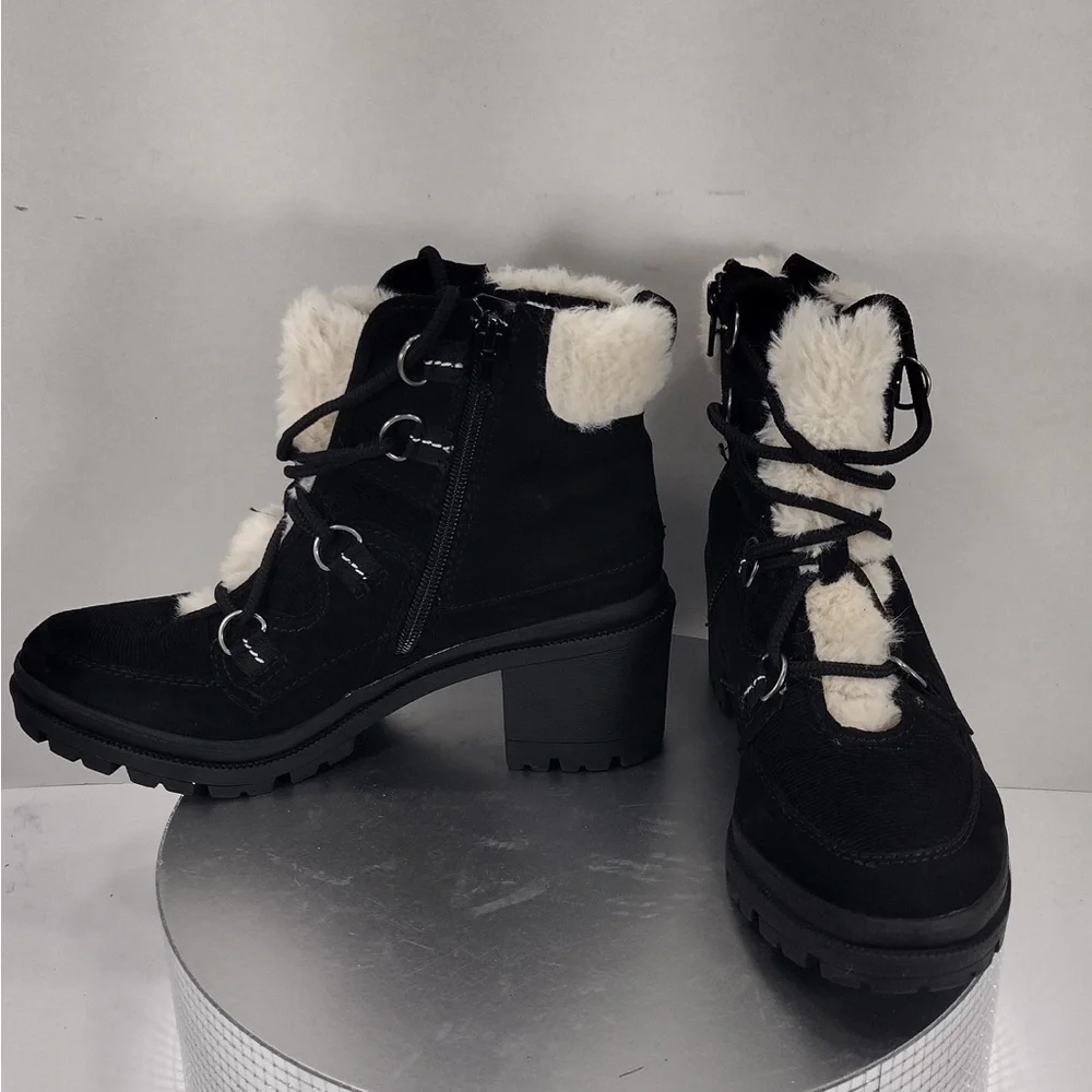 Jelly pop Women's Black and White Boots size 7.5 brand new w/outbox & tags